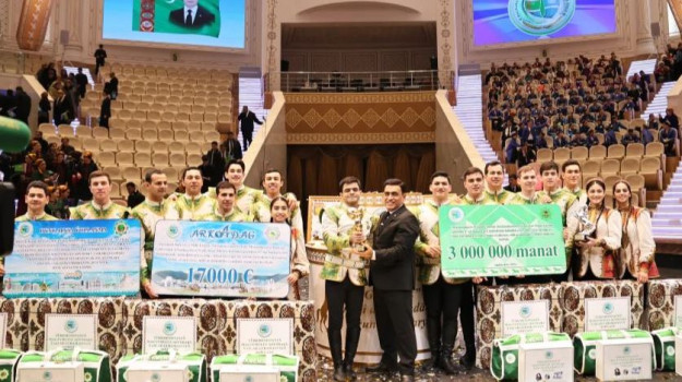 Each member of the Galkynyş group received a €1,000 award for their success in Monte Carlo