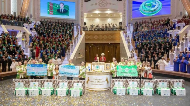 Galkynyş Equestrian Games Group received a 3 million manat award from the President of Turkmenistan