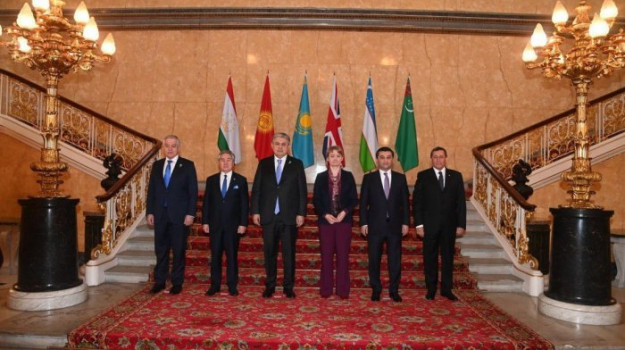 Türkmenistan Merkezi Aziýa bilen Britaniýanyň arasyndaky hyzmatdaşlygy pugtalandyrmagyň başlangyçlaryny hödürledi