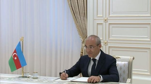 Türkmenistanyň Prezidenti Azerbaýjanyň ykdysadyýet ministrini kabul etdi