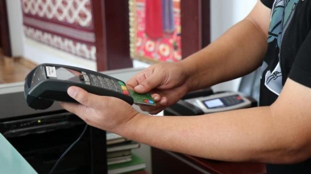 Ýanwar-mart: Türkmenistanda nagt däl pul dolanyşygy 5,2 milliard manatdan geçdi